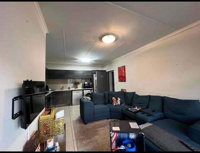 1 BEDROOM PROPERTY TO RENT IN PETERVALE